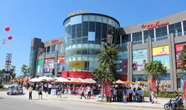SHOPPING IN VINCOM MALL